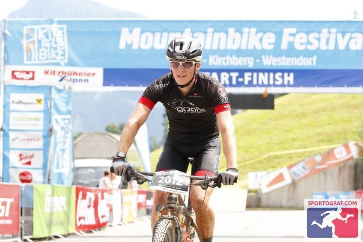 sportograf-82864272_lowres