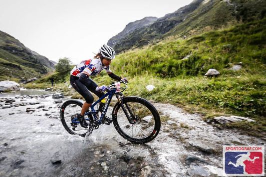 sportograf-106219824_lowres